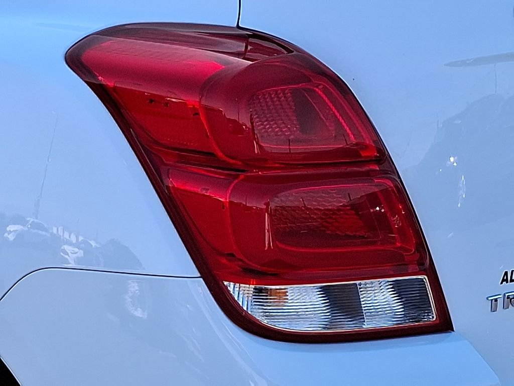 Used 2022 Chevrolet Trax LT w/ Sport Edition AWD/4WD image 11