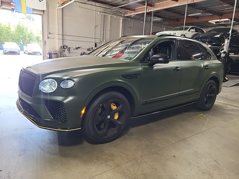 Used 2025 Bentley Bentayga image 1