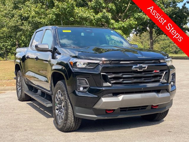Used 2025 Chevrolet Colorado Z71 AWD/4WD image 9
