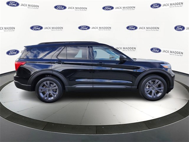 Certified 2022 Ford Explorer XLT w/ Equipment Group 202A image 6