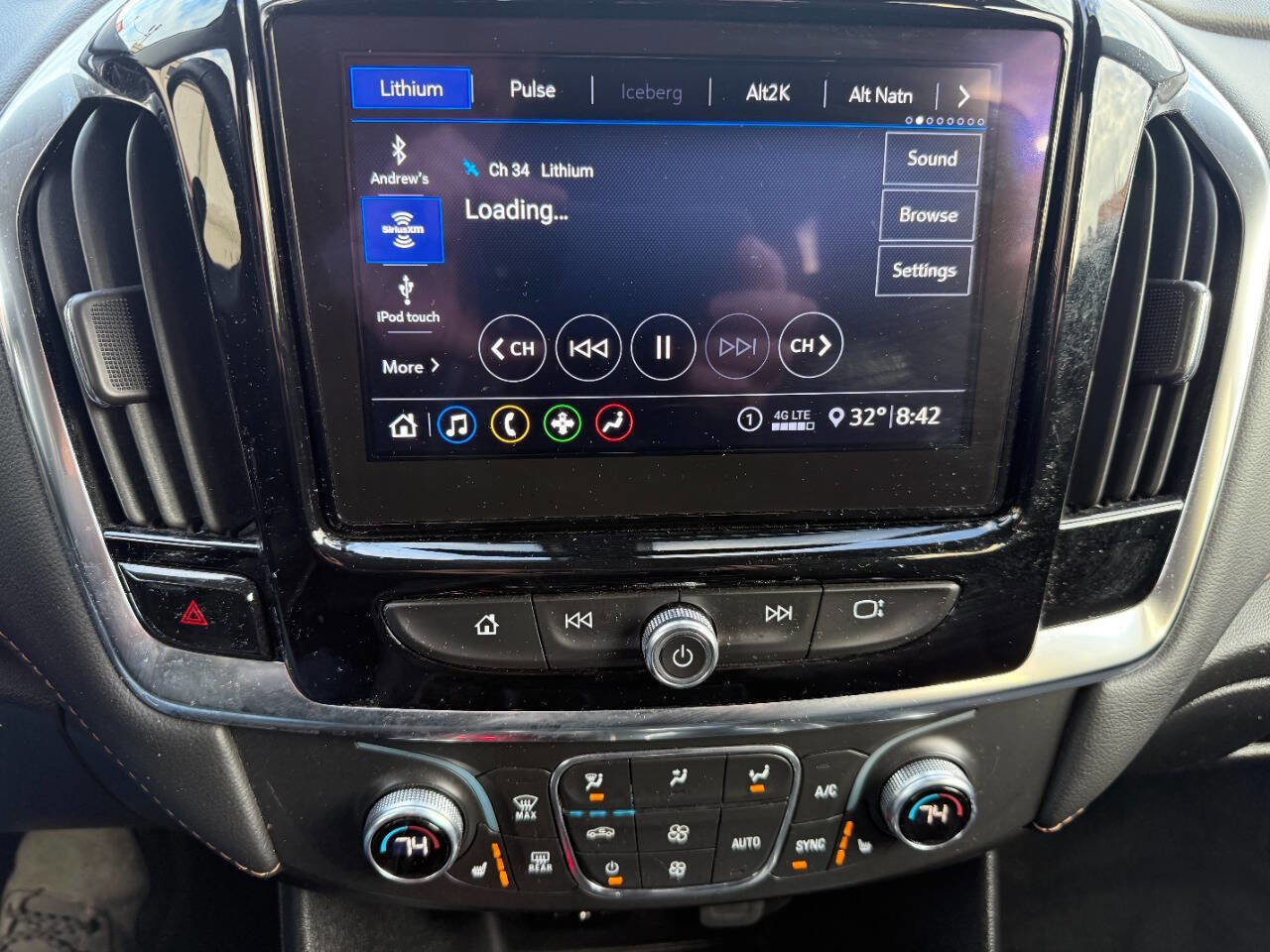 Used 2021 Chevrolet Traverse LT w/ LPO, Blackout Package image 21