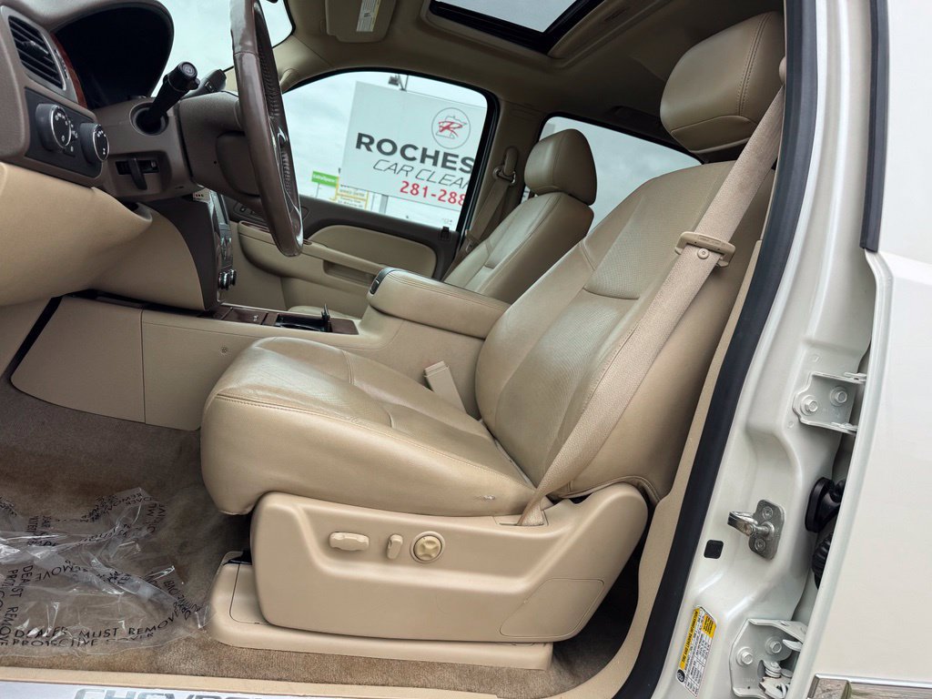 Used 2012 Chevrolet Suburban LTZ AWD/4WD image 5