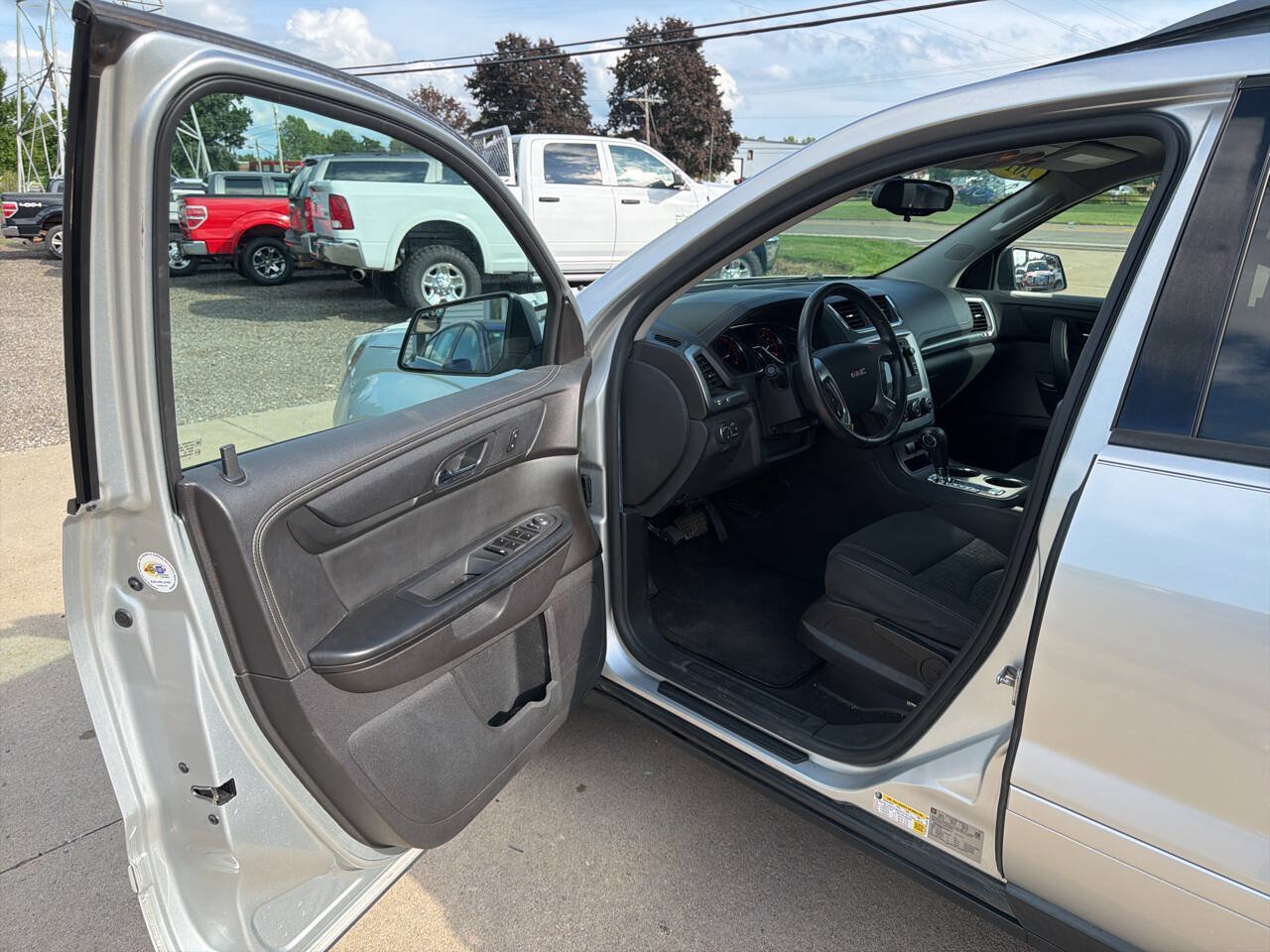 Used 2014 GMC Acadia SLE FWD image 12