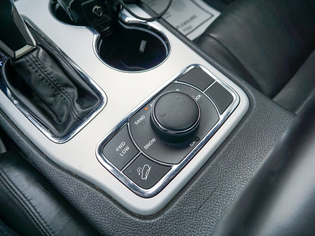 Used 2018 Jeep Grand Cherokee Limited image 30