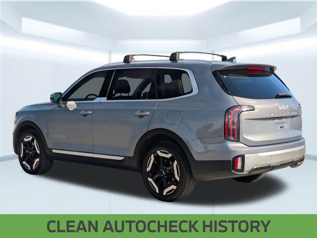 Used 2023 Kia Telluride EX w/ EX Captain's Chair Package image 4