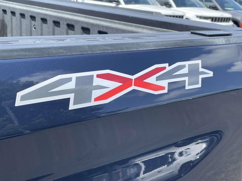 Used 2022 Chevrolet Silverado 1500 LT AWD/4WD image 41