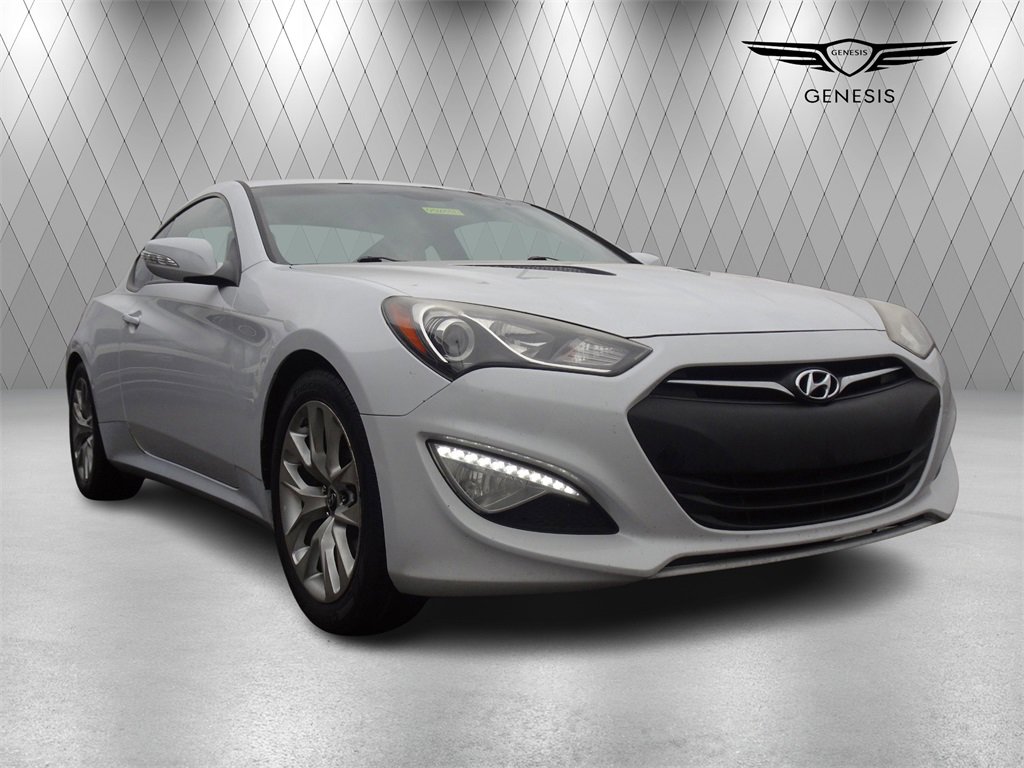 Used 2014 Hyundai Genesis 3.8 image 6