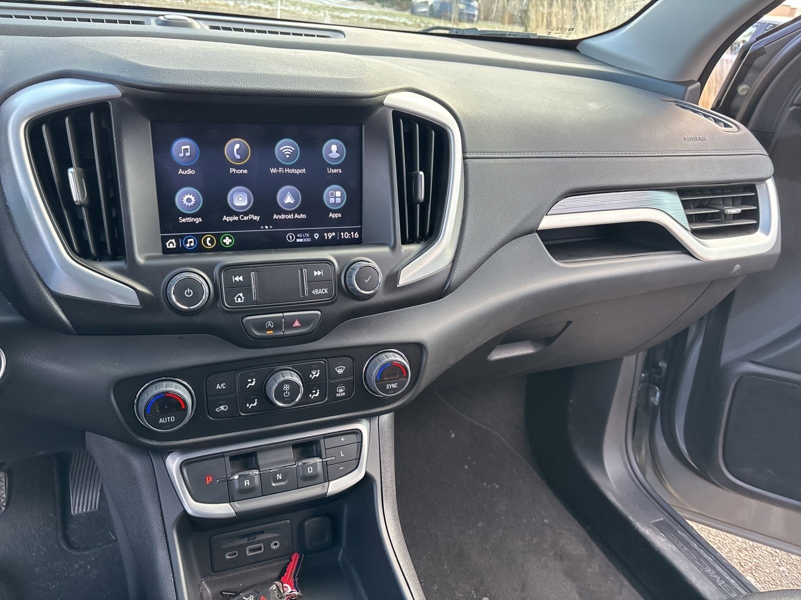 Used 2023 GMC Terrain SLT image 4