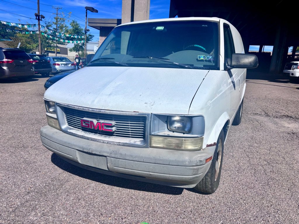 Used 2004 GMC Safari RWD image 3