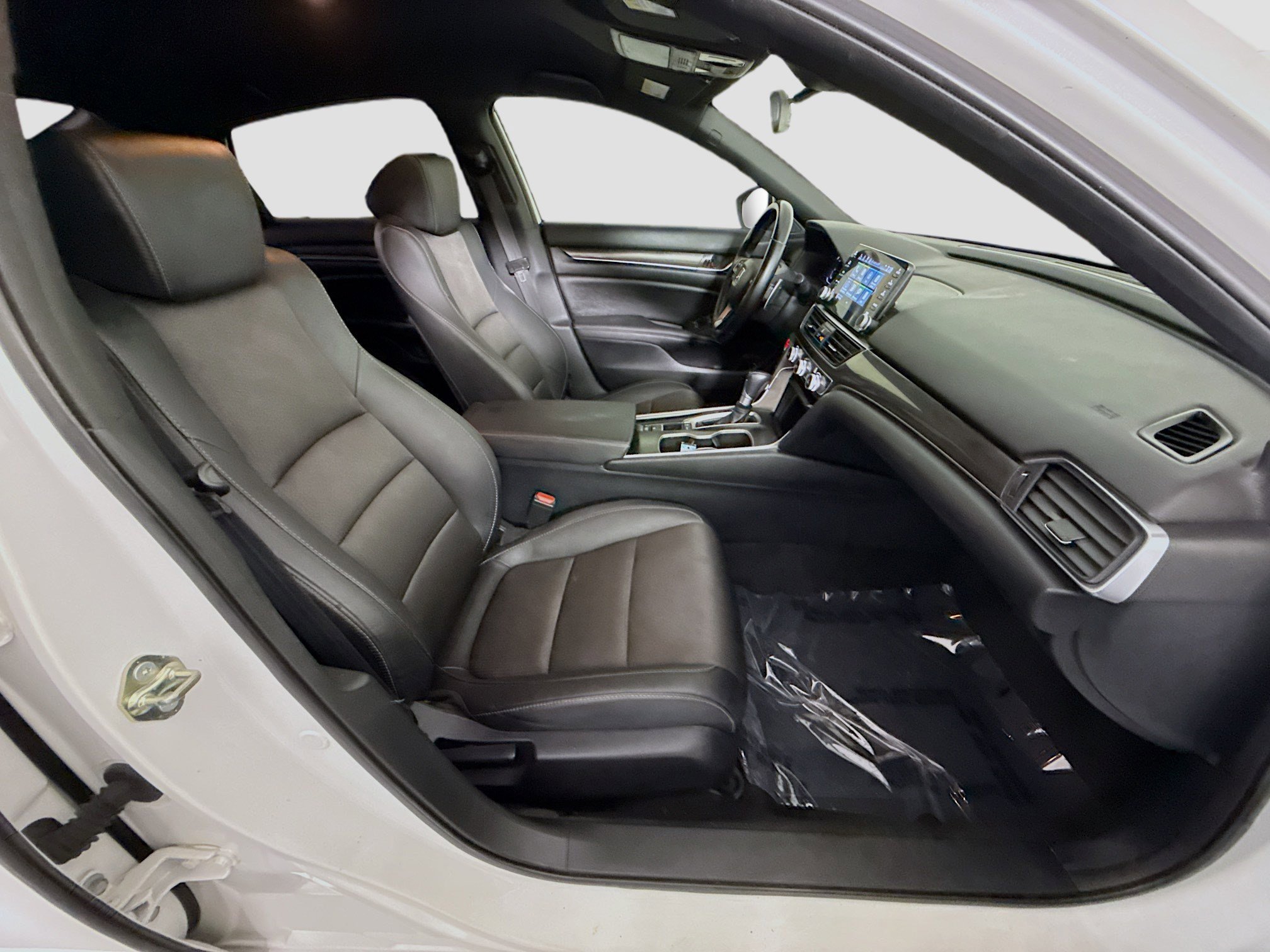 Used 2020 Honda Accord Sport image 29