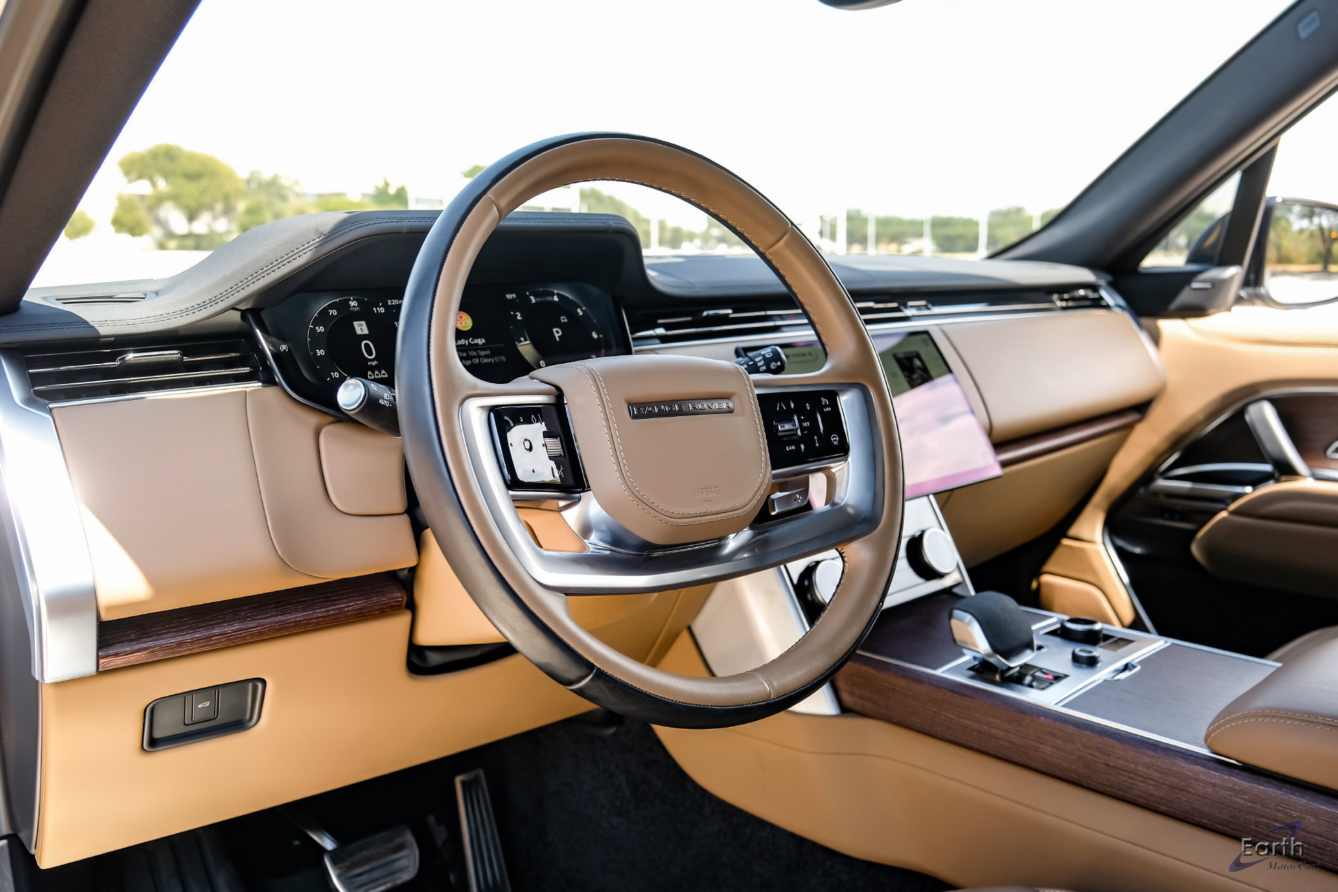 Used 2023 Land Rover Range Rover SE AWD/4WD image 3