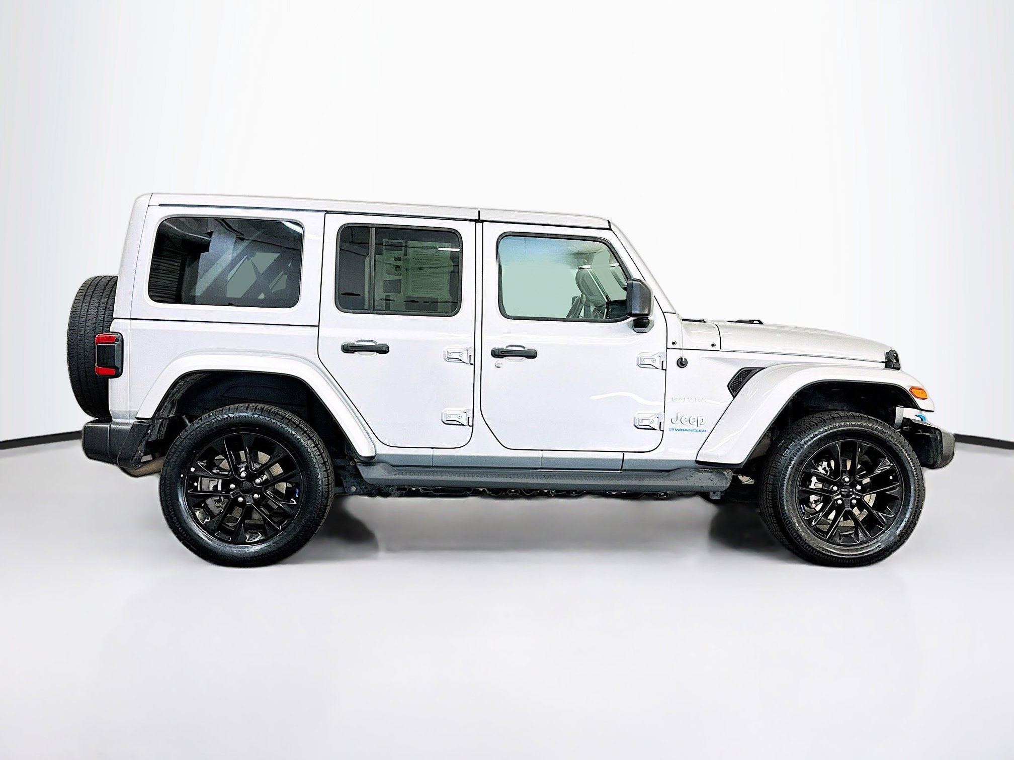Used 2023 Jeep Wrangler Sahara w/ Cold Weather Group image 10