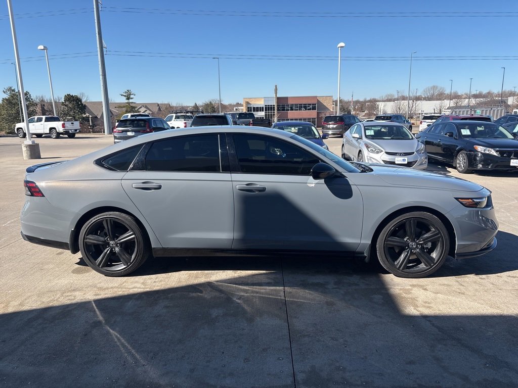 Used 2023 Honda Accord Sport image 4
