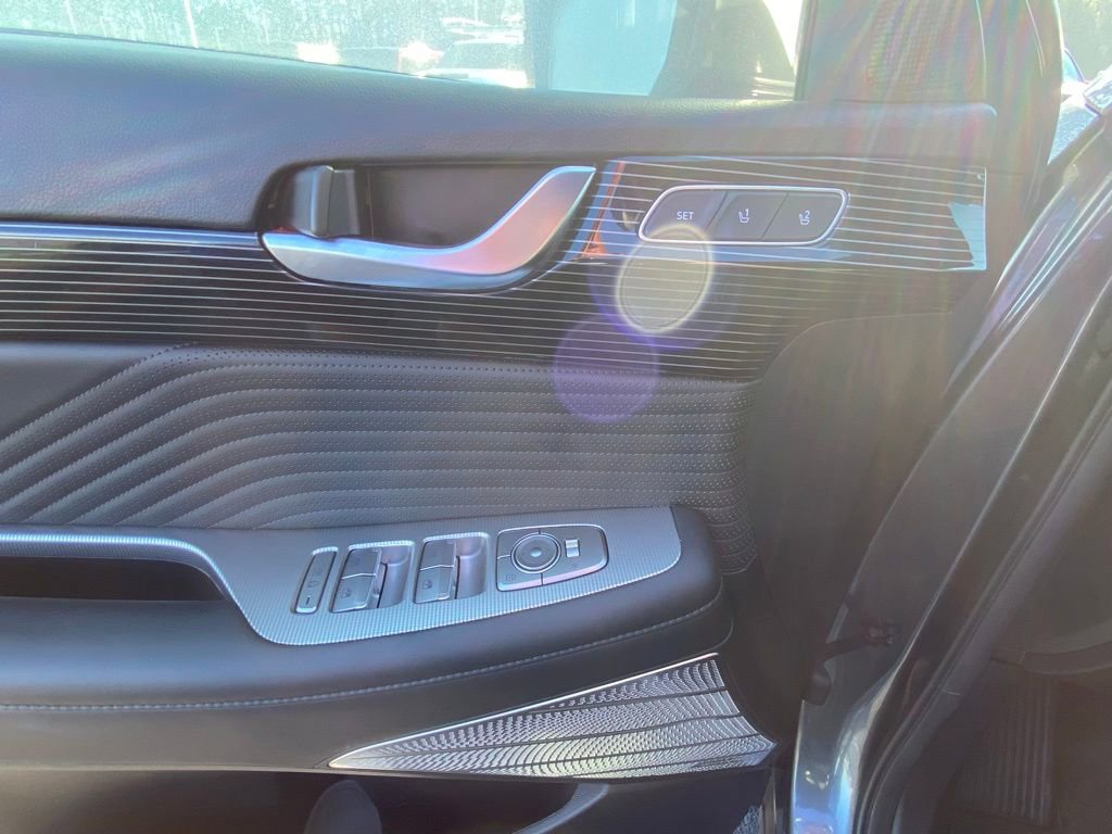 Used 2024 Hyundai Palisade Calligraphy image 11