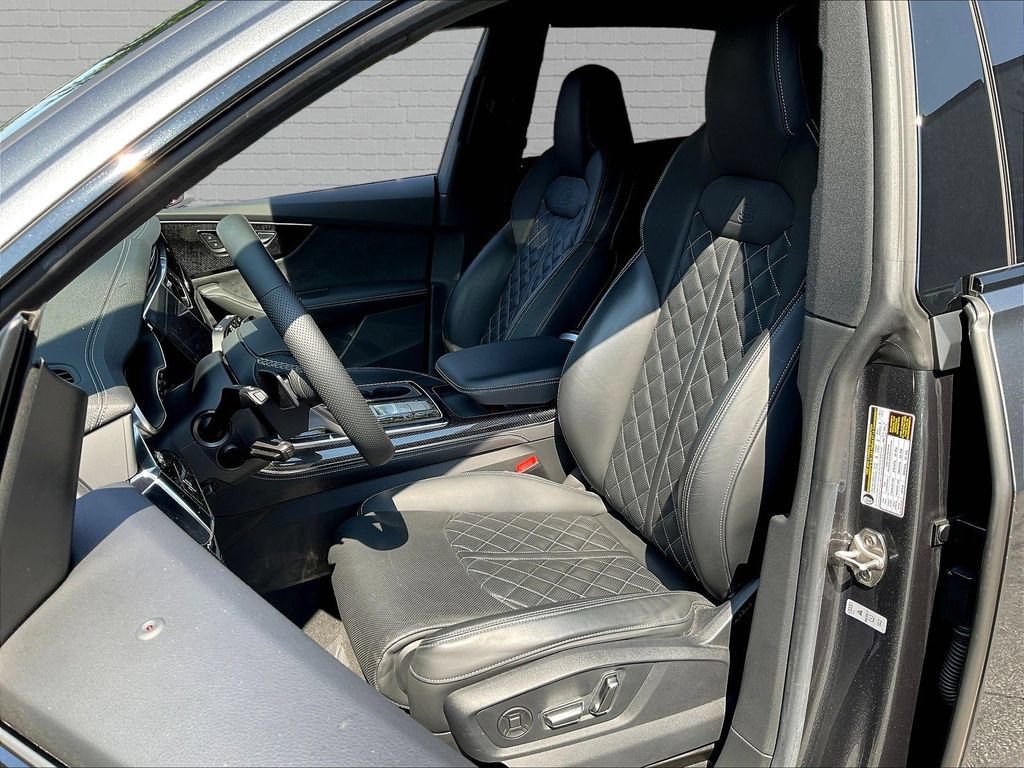 Used 2023 Audi SQ8 Prestige AWD/4WD image 18