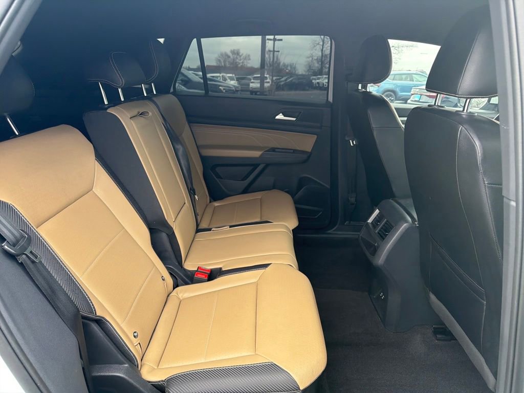 Used 2022 Volkswagen Atlas Cross Sport SE w/ Black Wheel Package image 39