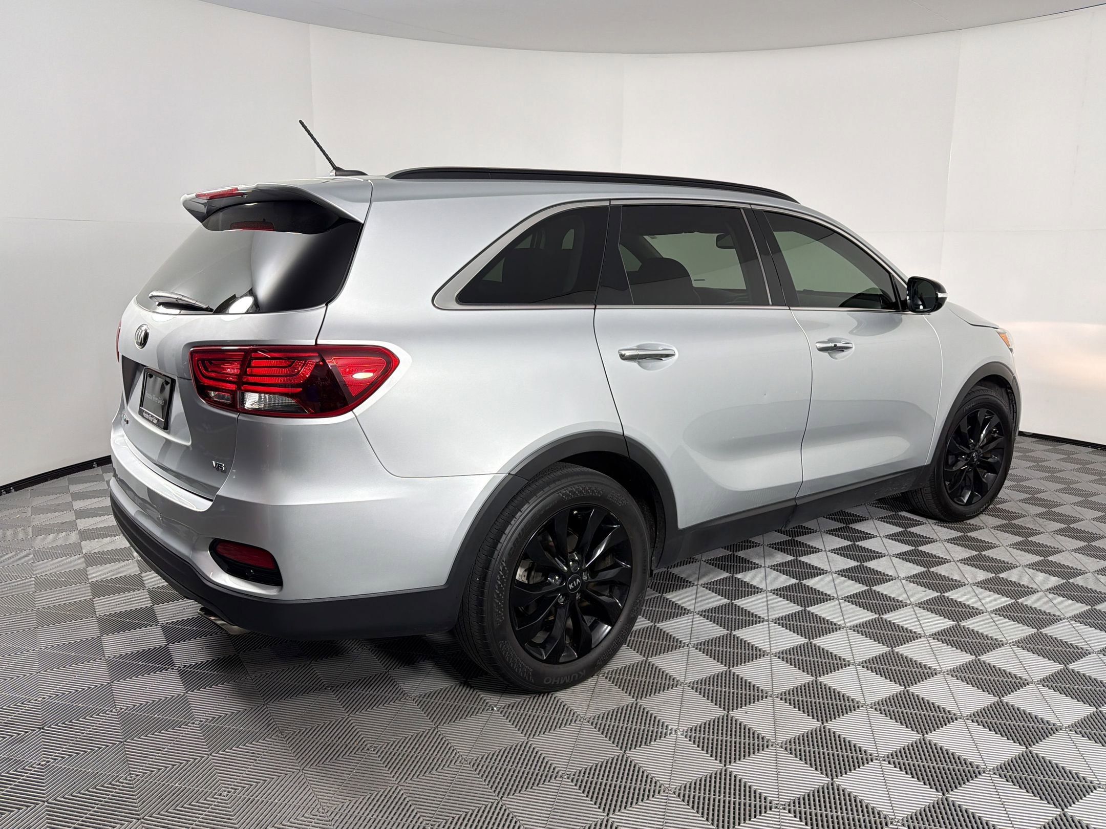 Used 2020 Kia Sorento S image 9