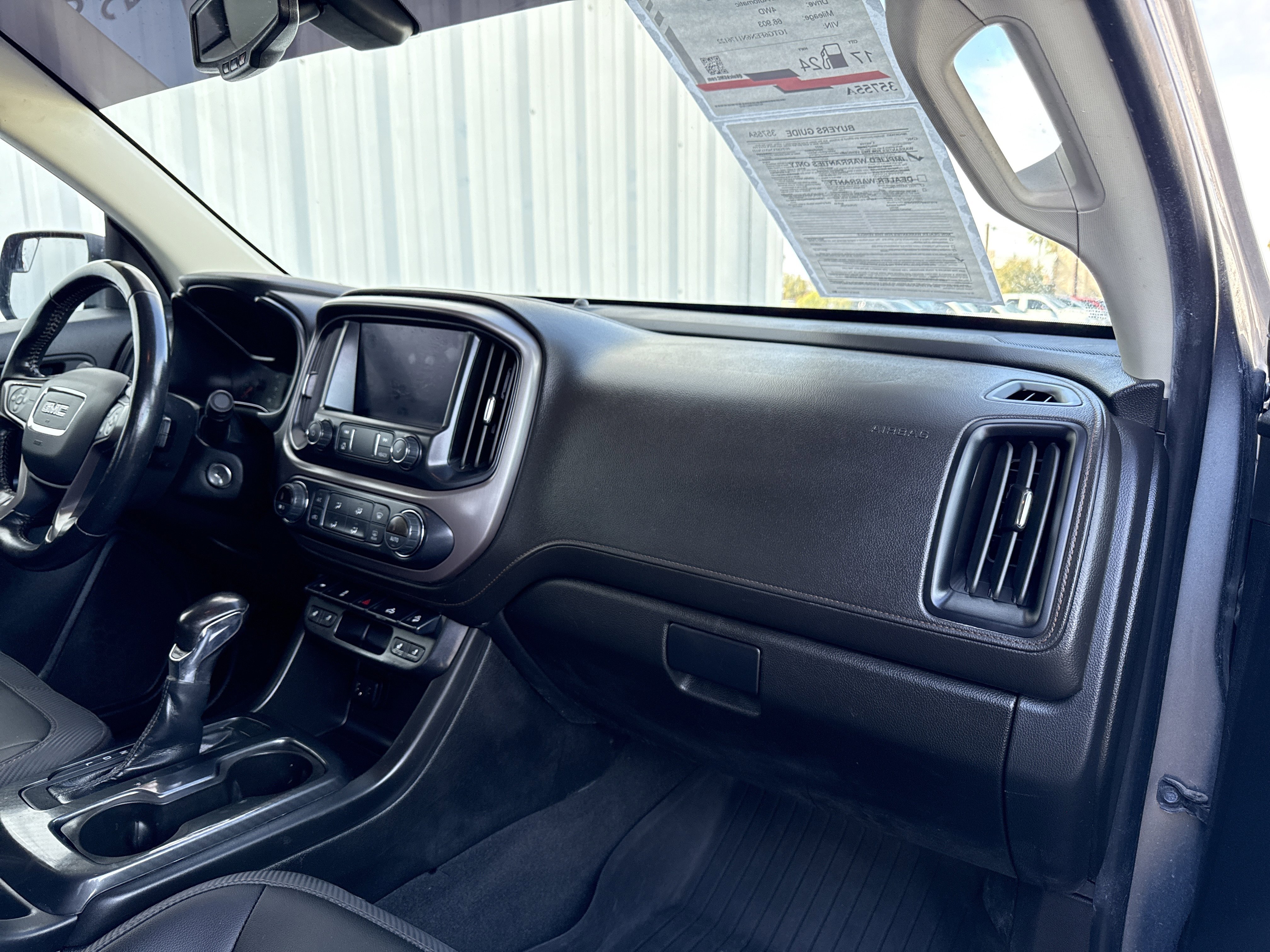 Used 2022 GMC Canyon AT4 image 39