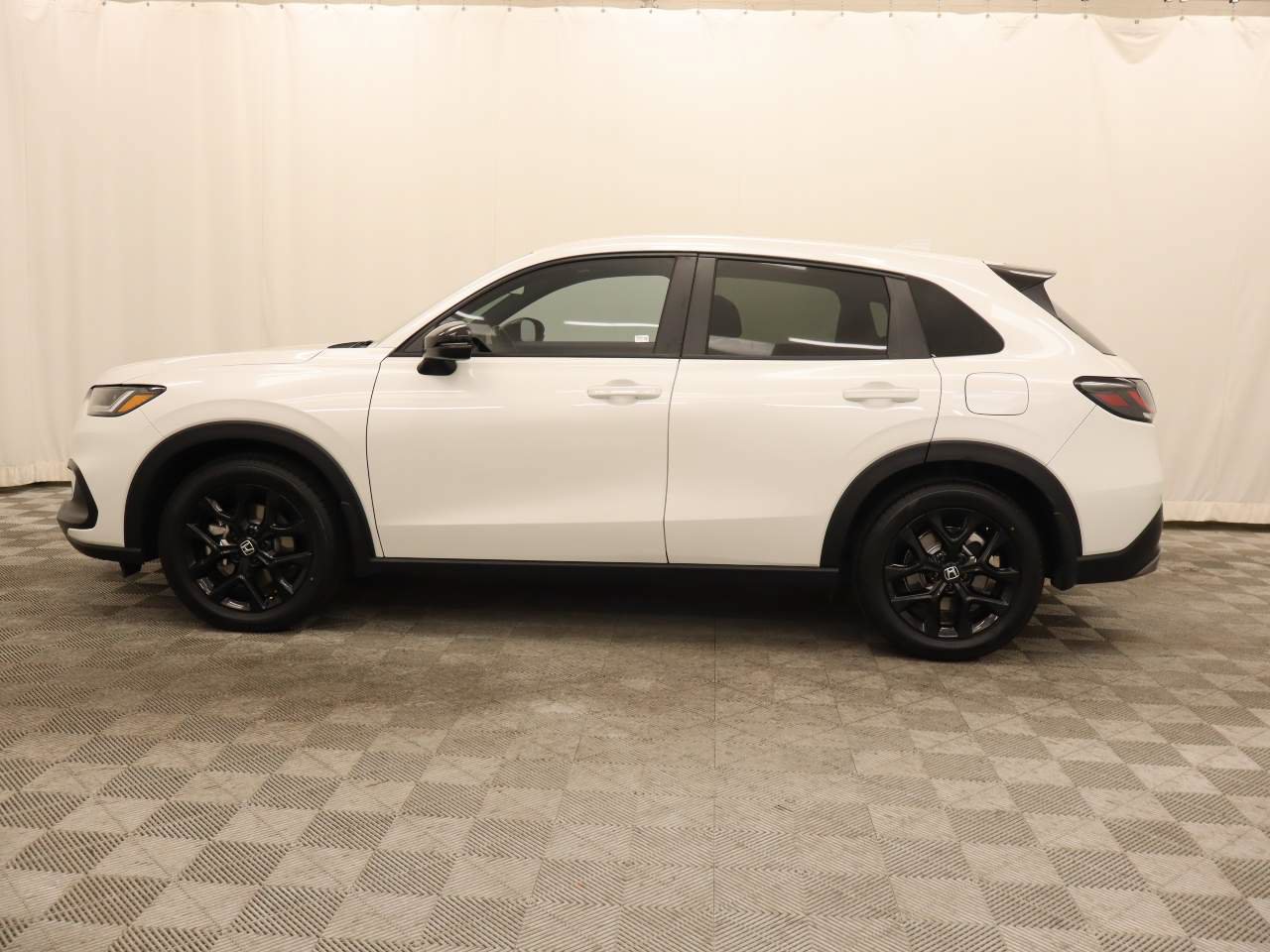 Used 2024 Honda HR-V Sport image 2