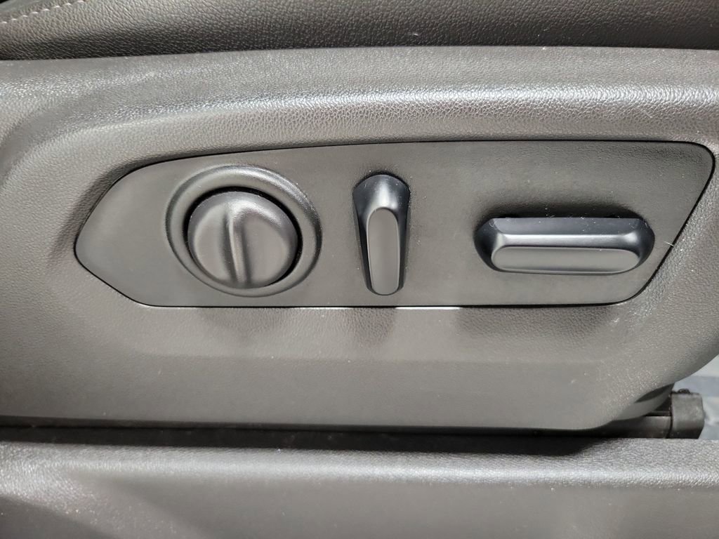 Used 2019 Chevrolet Silverado 1500 LTZ w/ LTZ Plus Package AWD/4WD image 23