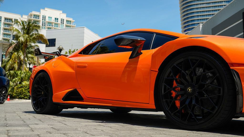 Used 2022 Lamborghini Huracan STO image 31