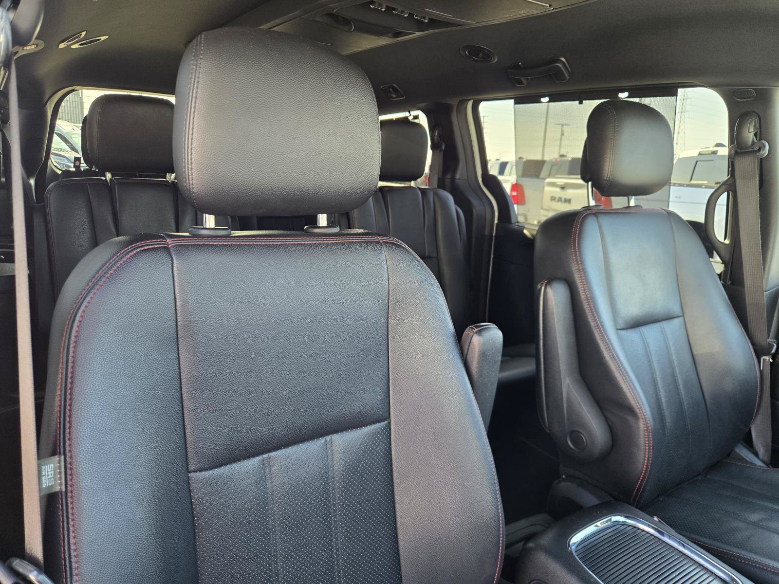 Used 2014 Dodge Grand Caravan R/T w/ Driver Convenience Group FWD image 27