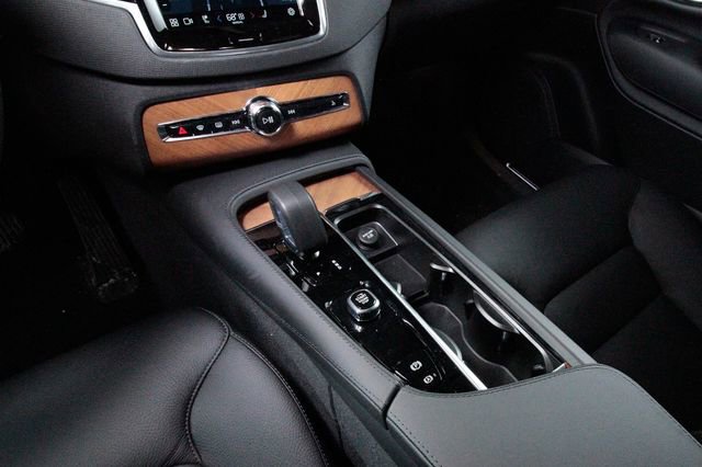 Certified 2025 Volvo XC90 B6 Plus w/ Protection Package Premier image 15