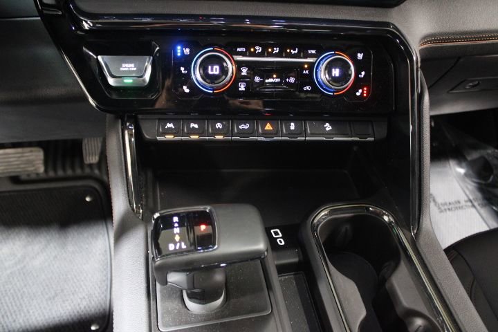 Used 2024 GMC Sierra 1500 AT4 w/ Technology Package image 36