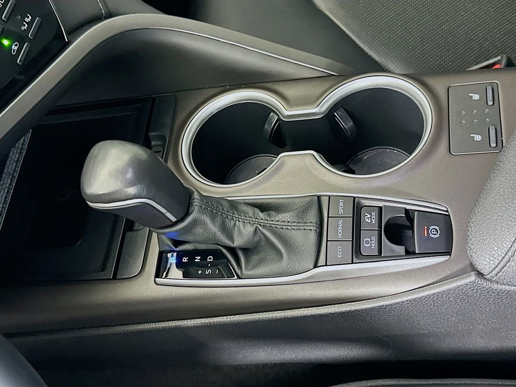 Used 2021 Toyota Camry XLE FWD image 16