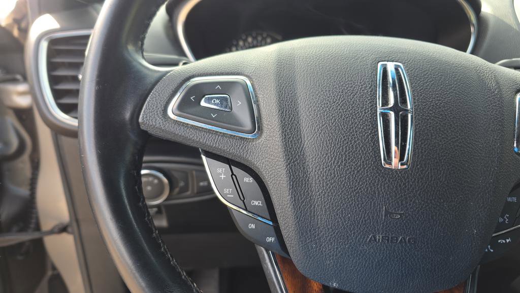 Used 2016 Lincoln MKX Select image 23