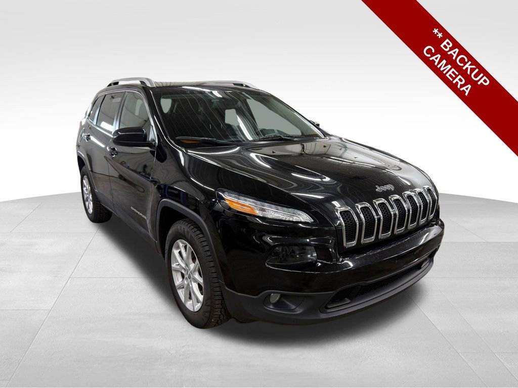 Used 2017 Jeep Cherokee Latitude w/ Cold Weather Group AWD/4WD image 9