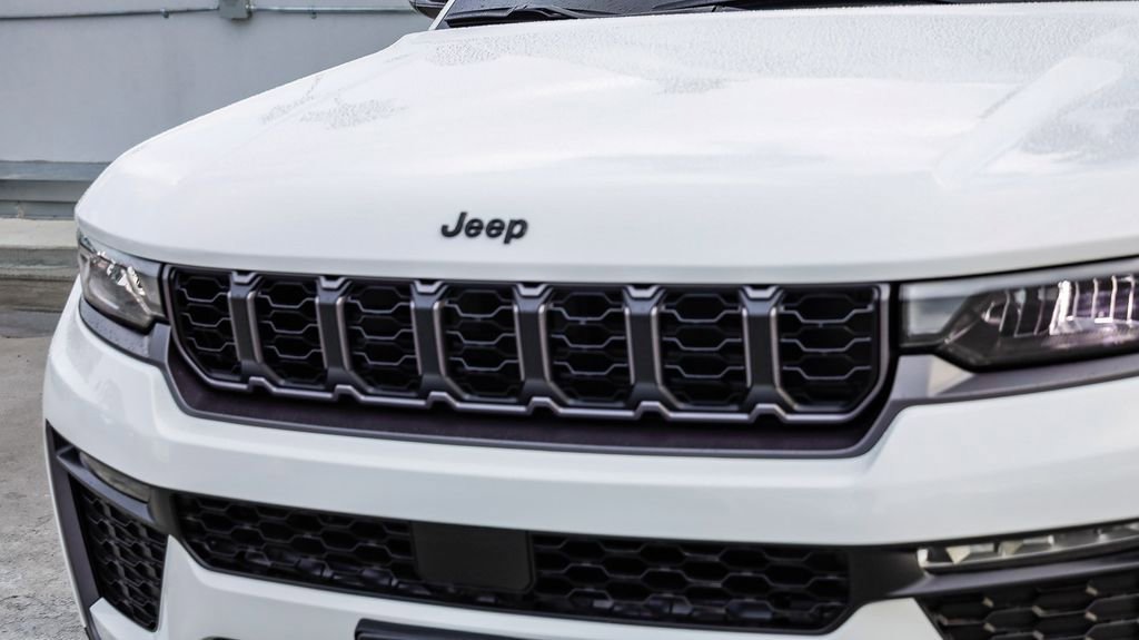New 2026 Jeep Grand Cherokee Limited AWD/4WD image 6