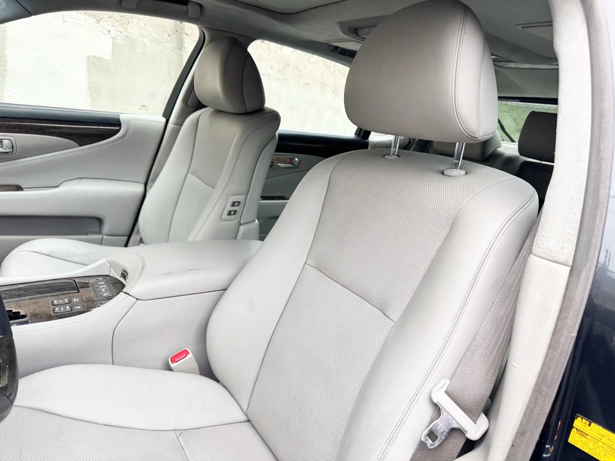 Used 2008 Lexus LS 600h L image 11