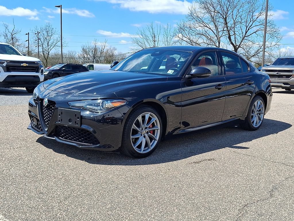 Used 2023 Alfa Romeo Giulia Sprint AWD/4WD image 6