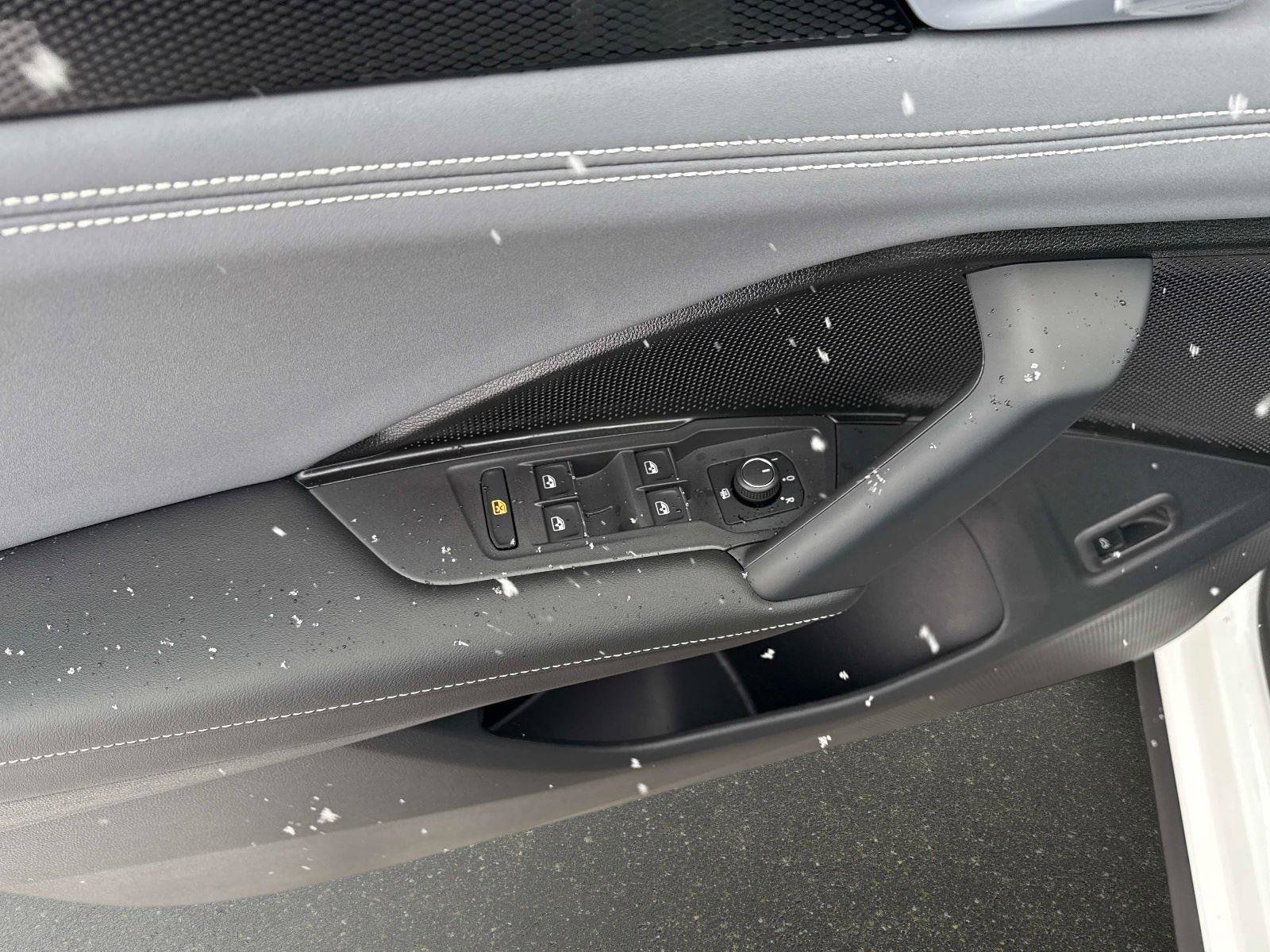 New 2026 Volkswagen Tiguan SE image 19