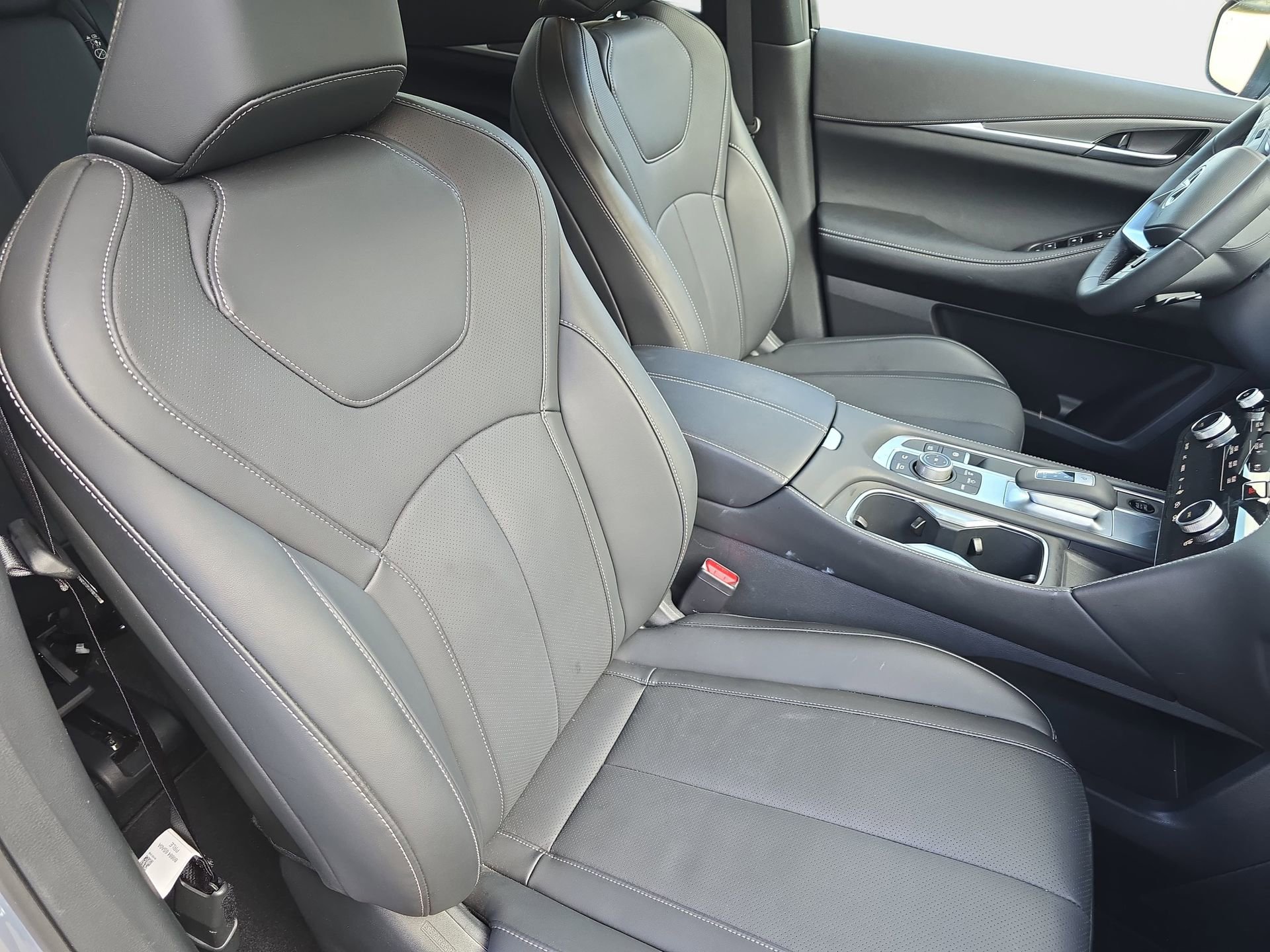 Certified 2026 INFINITI QX60 Luxe w/ Cargo Package AWD/4WD image 10