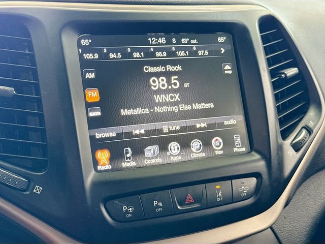 Used 2018 Jeep Cherokee Limited w/ Technology Group AWD/4WD image 16