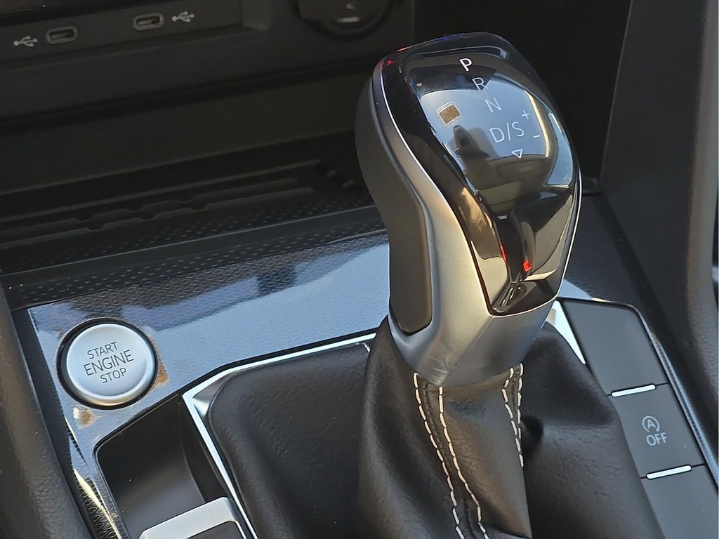 New 2026 Volkswagen Taos SE FWD image 23