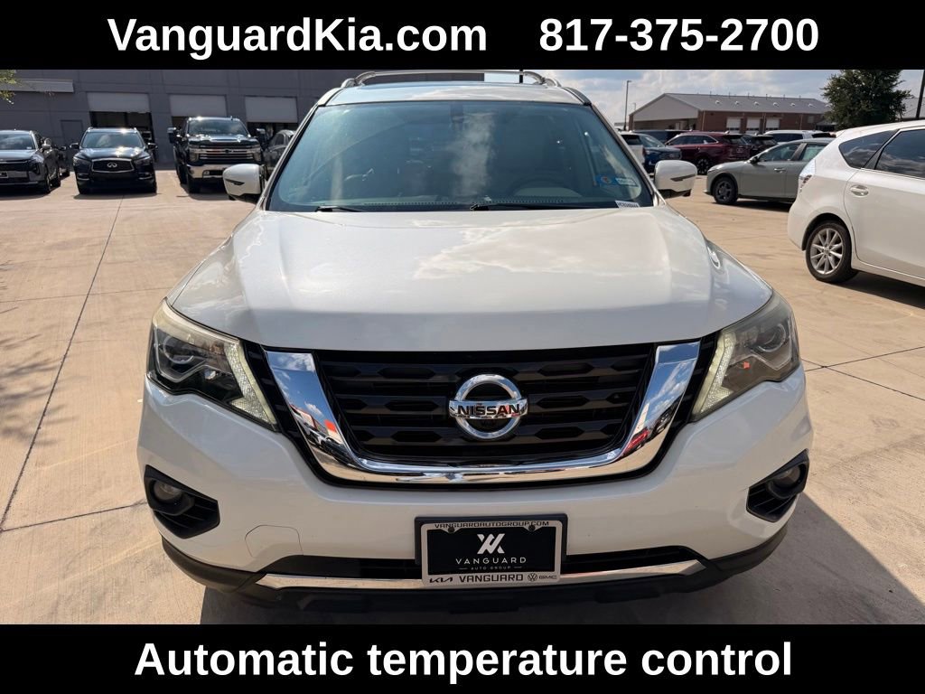 Used 2017 Nissan Pathfinder Platinum w/ Family Entertainment Package AWD/4WD image 7