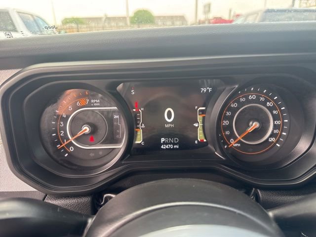 Used 2025 Jeep Wrangler Unlimited Sahara AWD/4WD image 13