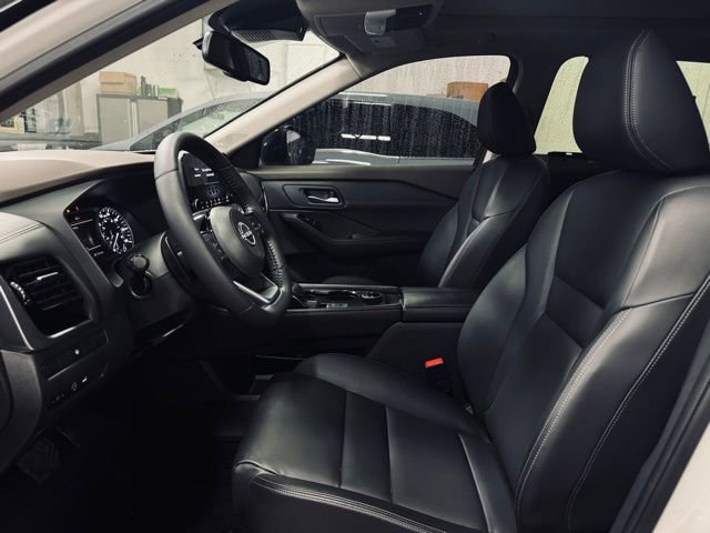 Used 2023 Nissan Rogue SL w/ SL Premium Package image 19