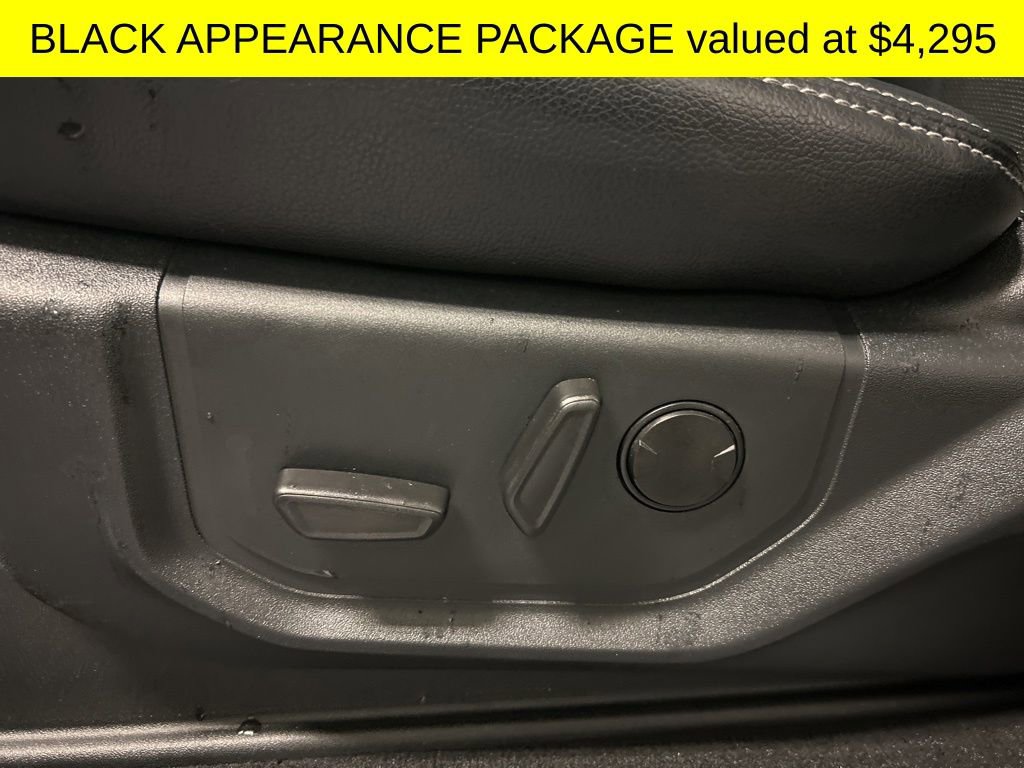 Used 2022 Ford F250 Lariat w/ Black Appearance Package image 4