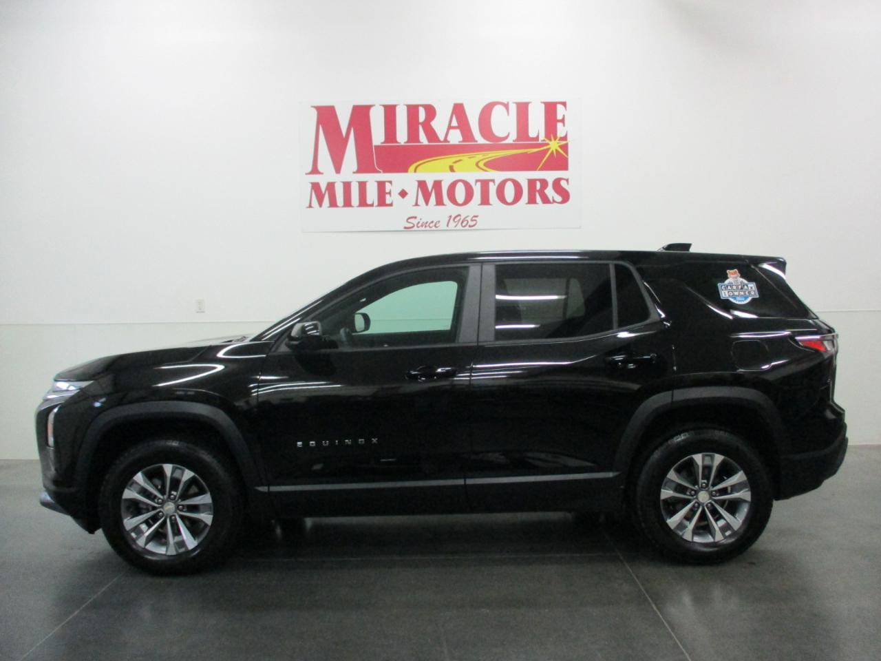 Used 2025 Chevrolet Equinox LT image 2