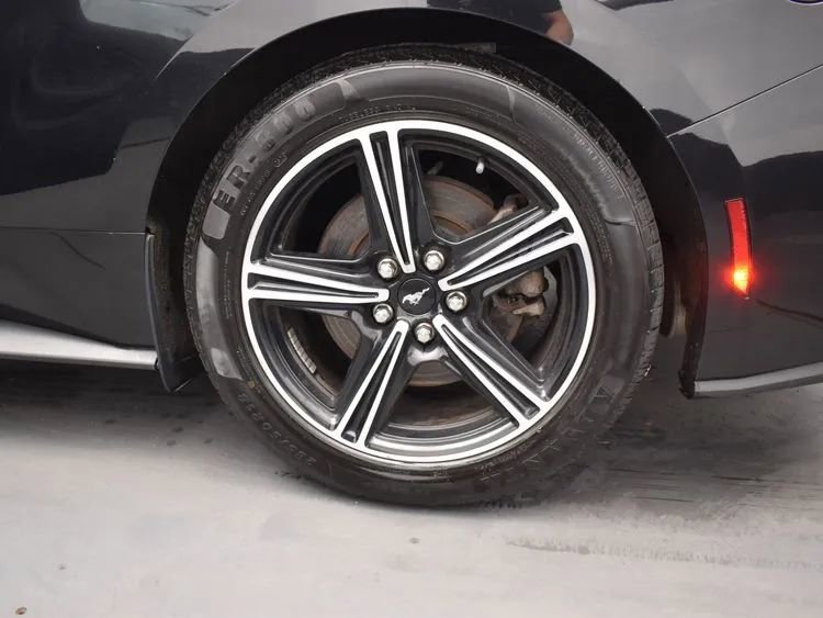 Used 2024 Ford Mustang Coupe image 32