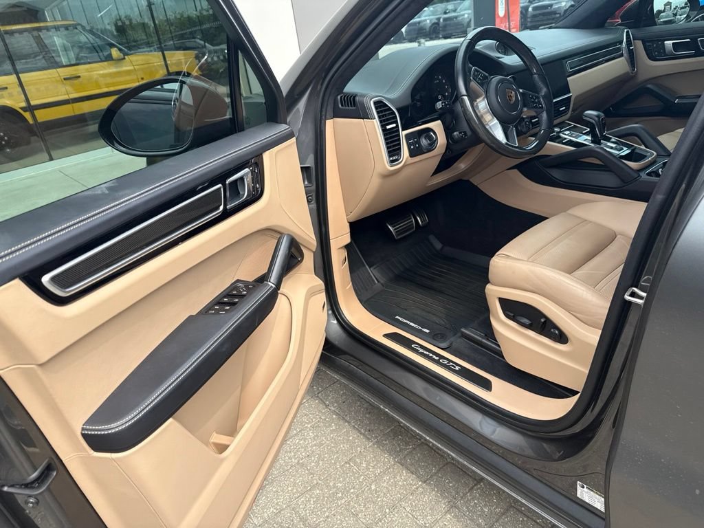 Used 2022 Porsche Cayenne GTS AWD/4WD image 15