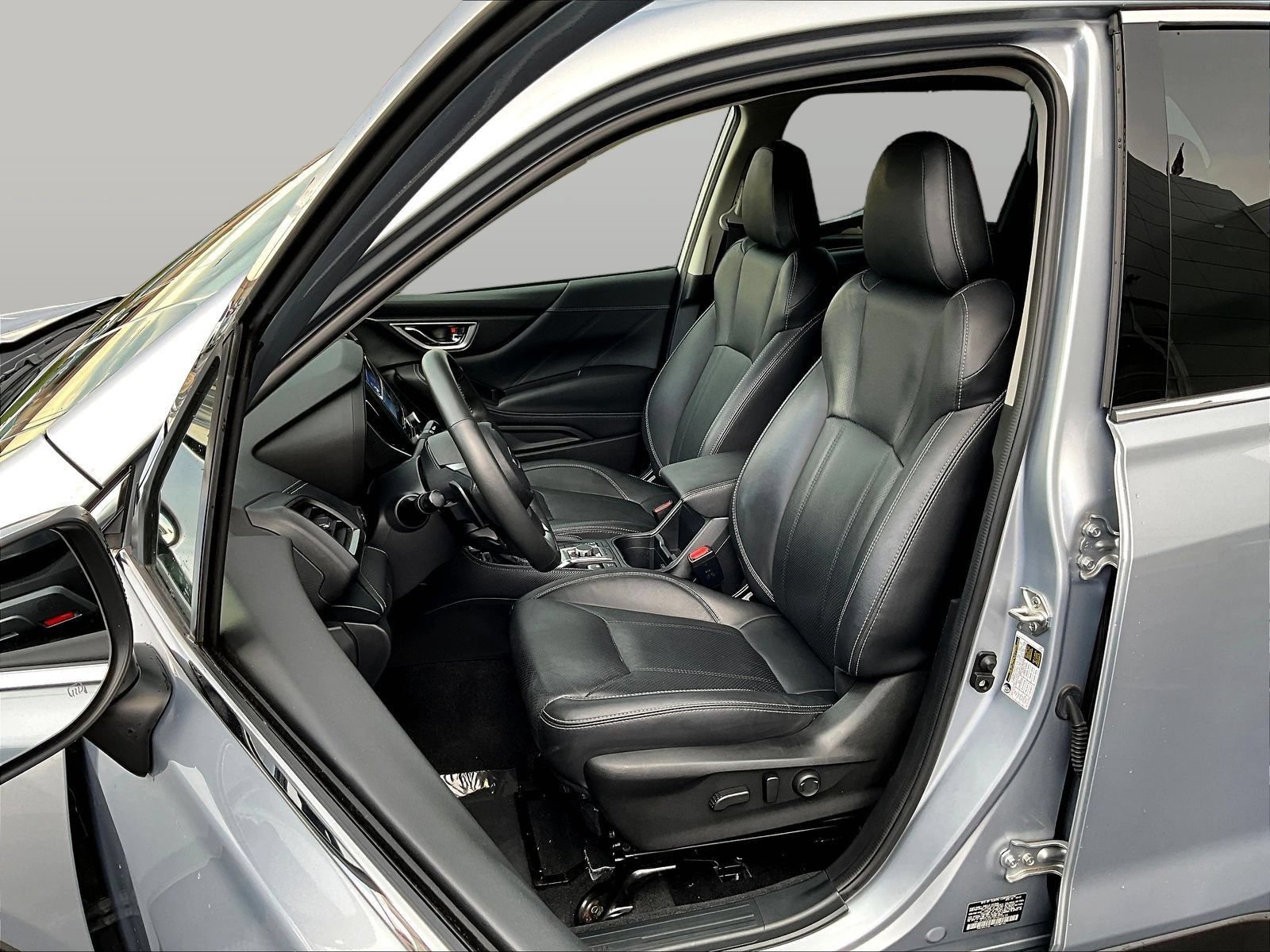 Used 2023 Subaru Forester Touring AWD/4WD image 23