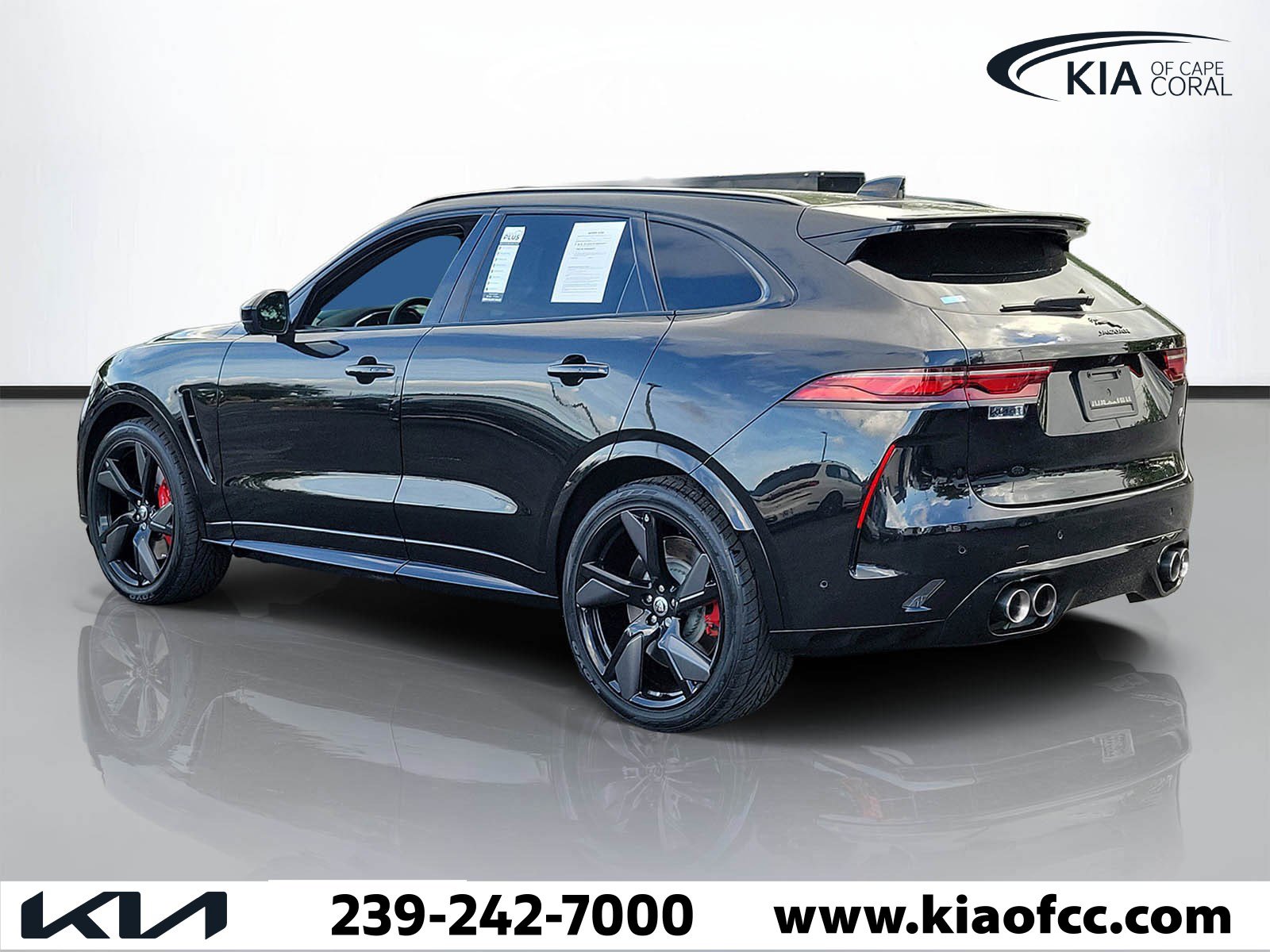 Used 2024 Jaguar F-PACE SVR image 4