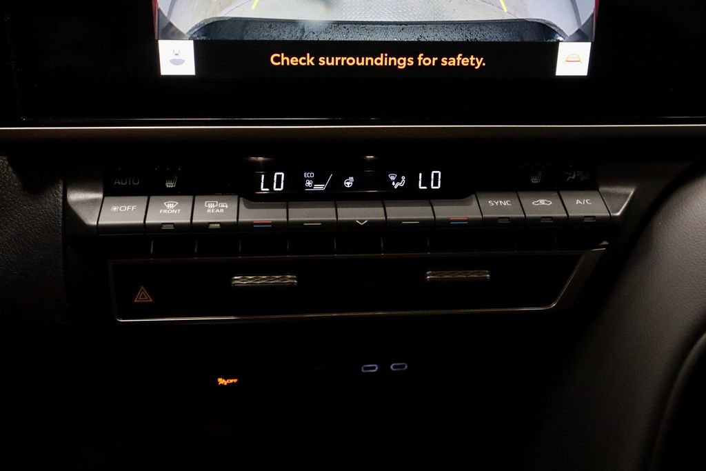 Used 2025 Toyota Camry XSE AWD/4WD image 29