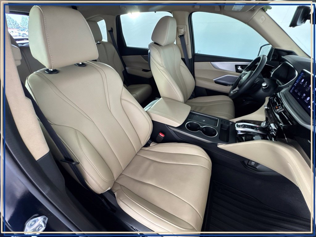 Used 2025 Acura MDX w/ Technology Package FWD image 38