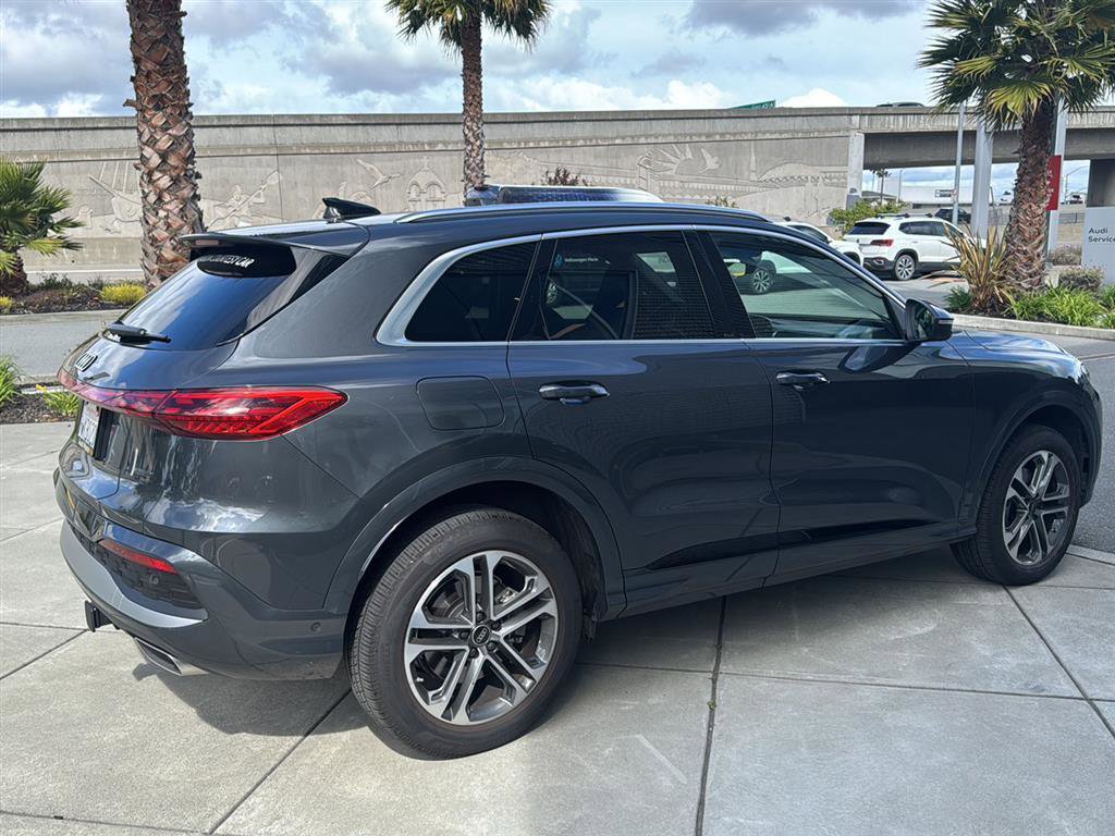 Used 2025 Audi Q5 Premium Plus w/ Premium Plus image 6